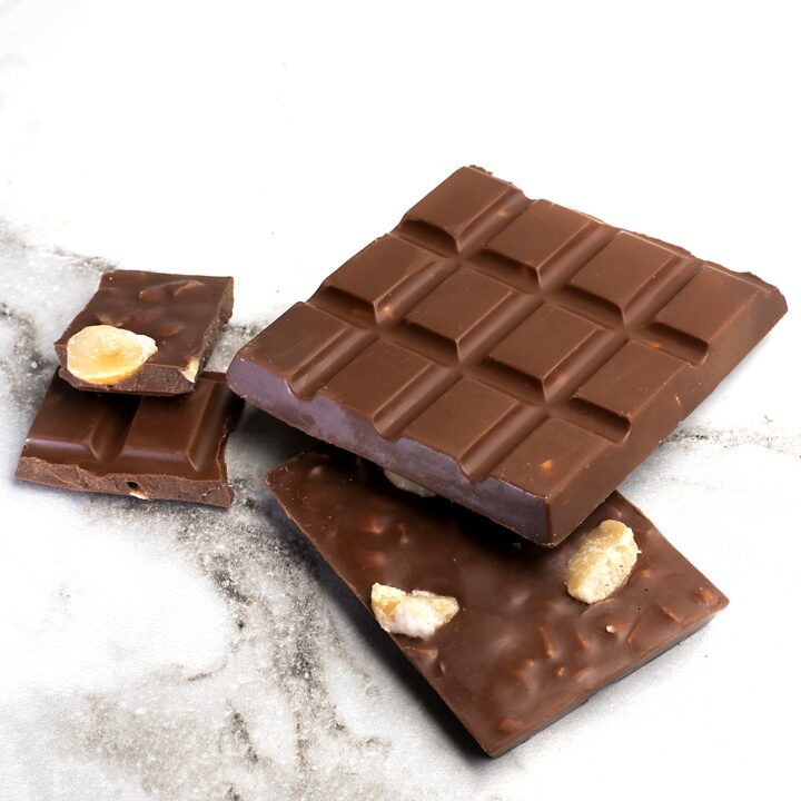 100g Chocolate Bar Macadamia Milk - Image 2